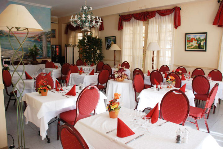 Hotel Les Jardins Lucciana  Exterior photo