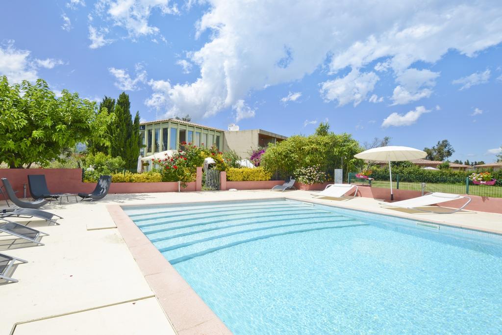 Hotel Les Jardins Lucciana  Exterior photo